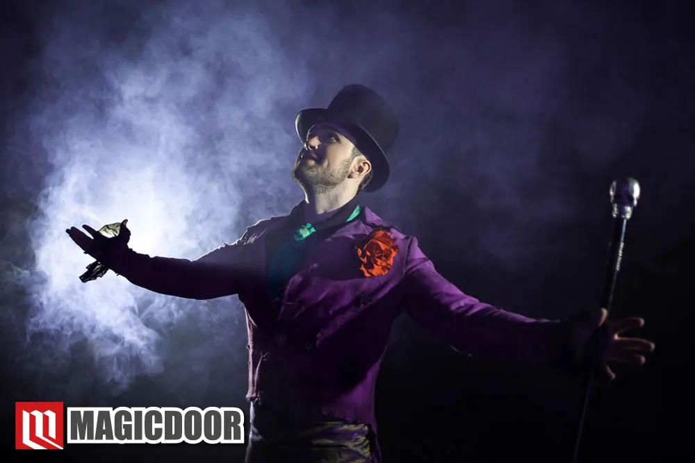 イリュージョンマジックとは？別種類のマジックとの違いやショーの有名人も解説