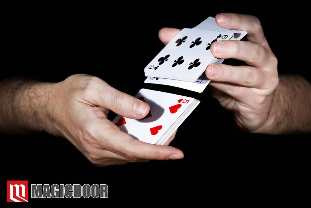 ヒンズーシャッフル以外もたくさんある！カードを混ぜるやり方とコツ