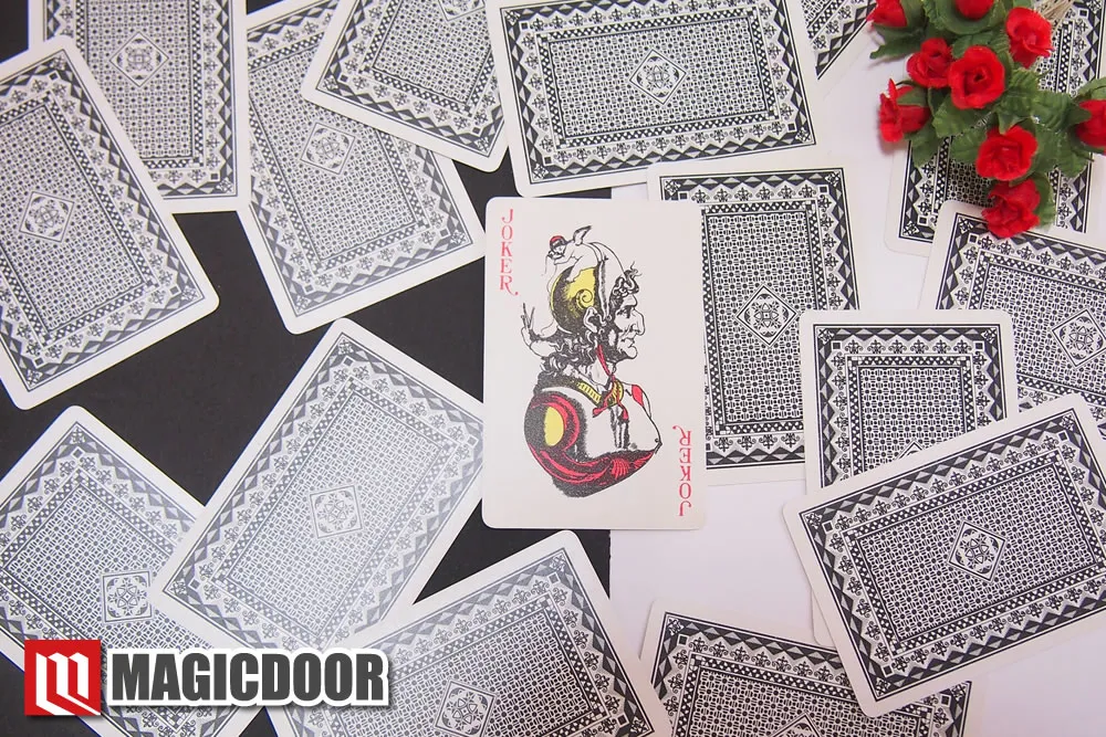 トランプのジョーカーの意味や由来とは？占いでは特別な意味がある？