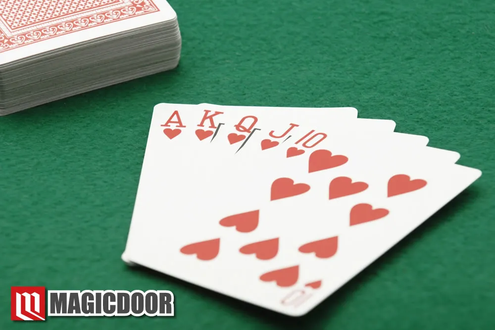 ポーカーの役の強さ順一覧！ルールやカードの役が出る確率についても紹介