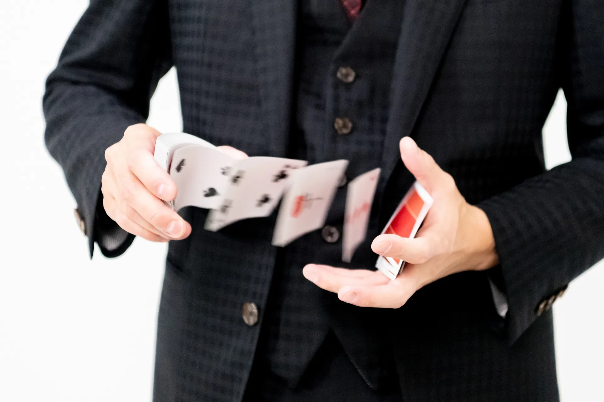 マジシャン夢丸はガキの使いに出演していた？YouTubeとインスタのマジック動画を紹介！