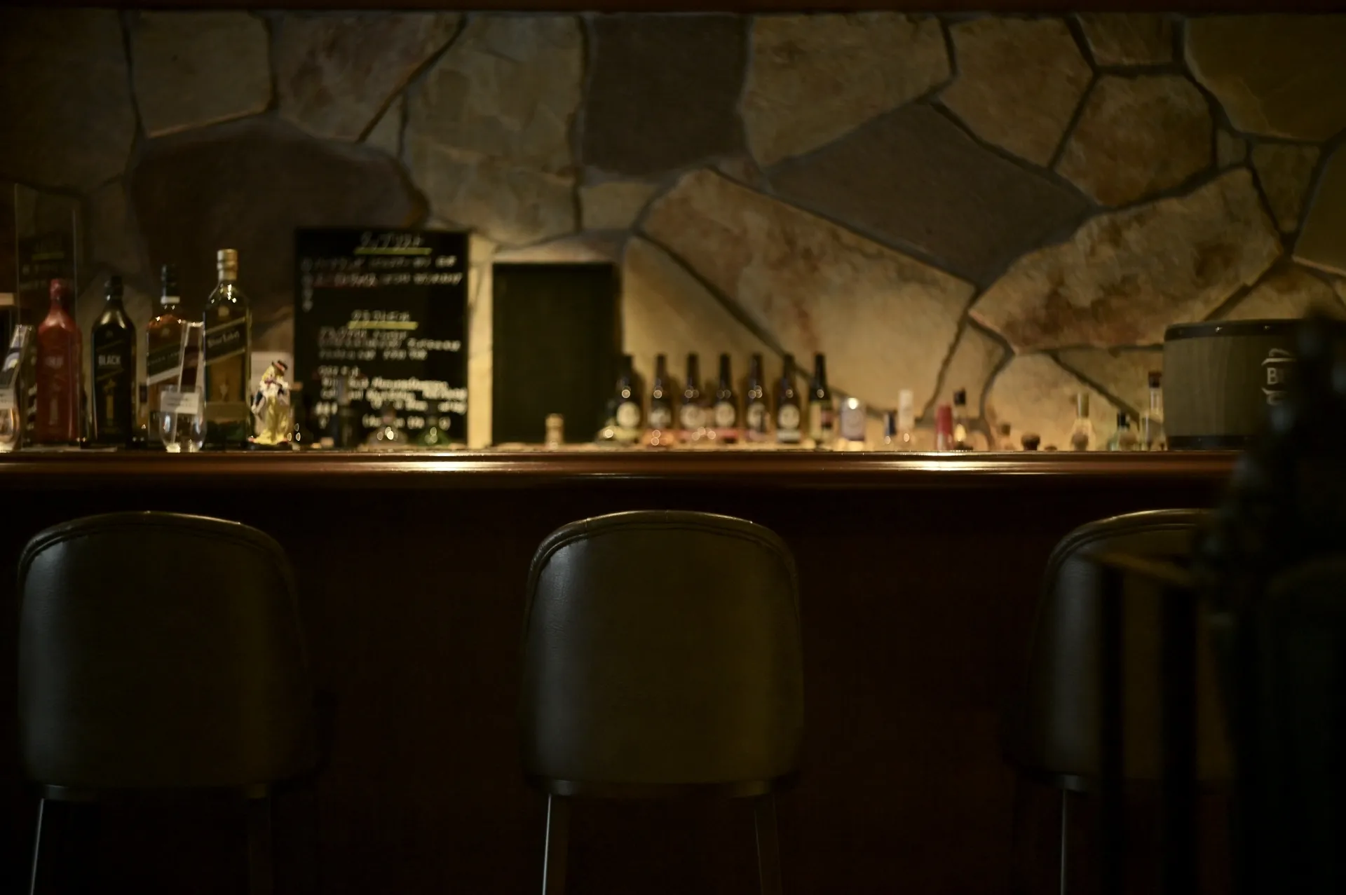 横浜・関内にある人気のマジックバー4選！プロのマジックがみれるお店やマジシャン派遣について紹介