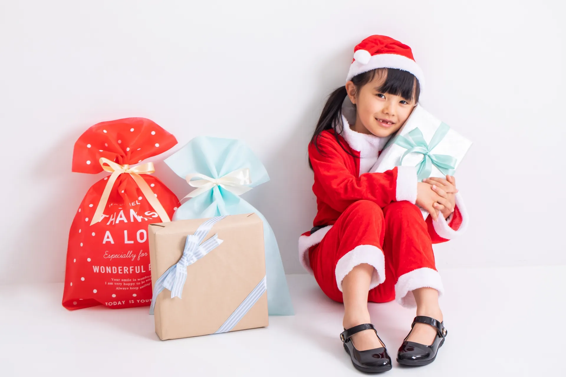 クリスマス会で子どもが喜ぶ簡単マジック！イベントにおすすめのマジシャン派遣についても紹介